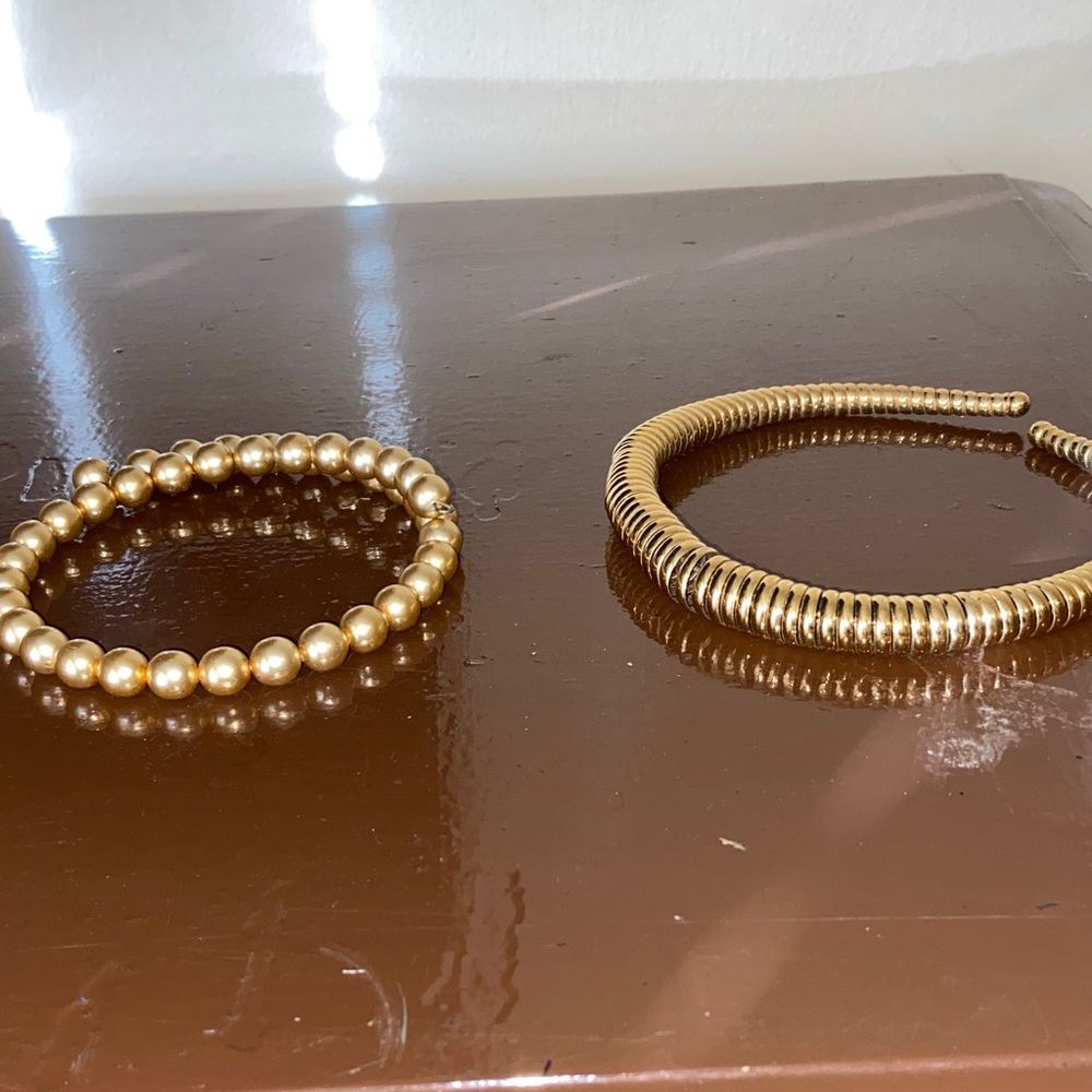 Source Unknown Elegant Gold Necklace Duo